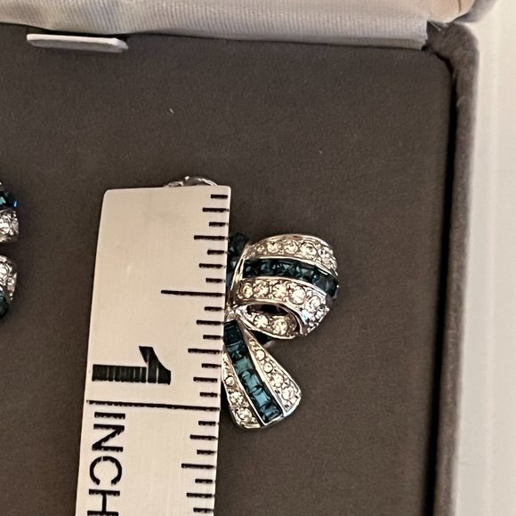 NEW Nolan Miller Broadway Bow Clip On Earrings - Picture 7 of 7